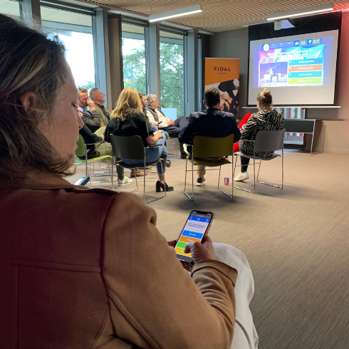 Participants répondant questions histoire sport Sporty Quiz, team building quiz thématiques sportives pour entreprise Loire-Atlantique