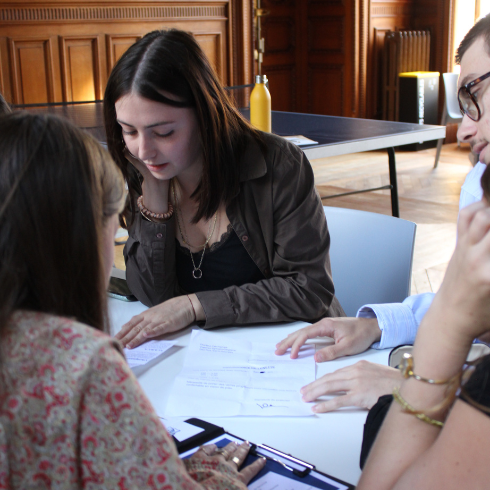 Activité de cohésion d'équipe organisée par Zen Organisation, illustration des compétences événementielles en action