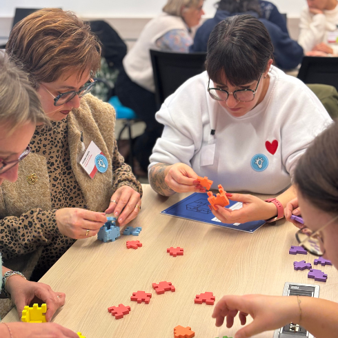 animation team building créative en intérieur lors d'un séminaire en pays de la loire