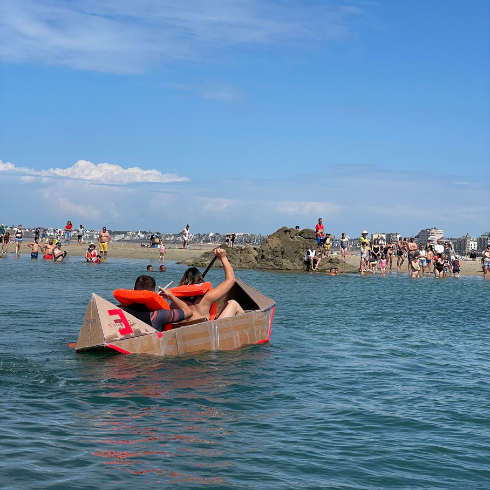 team building en bord de mer loire atlantique avec activités de cohésion d'équipe sur la plage