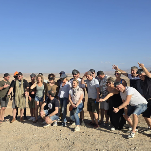 Groupe des Soirées Entrepreneurs en séminaire dans le désert d’Agafay à Marrakech — Zen Organisation